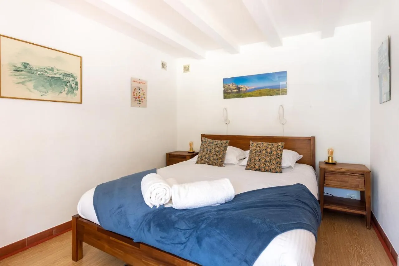 Apartment Cabine 56 - Comme Une Cabine De Bateau A L'Entree Du Port Marseille France