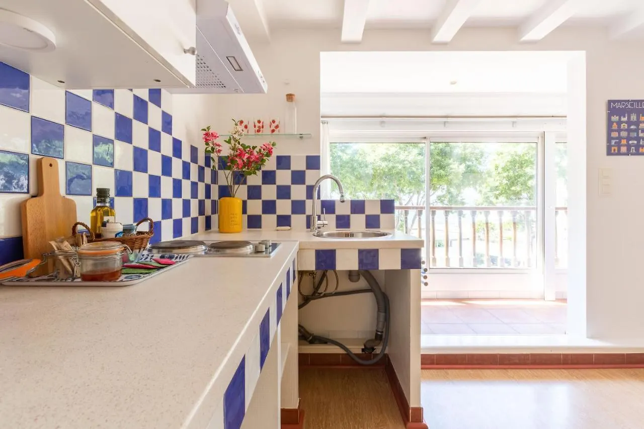 Cabine 56 - Comme Une Cabine De Bateau A L'Entree Du Port Marseille Apartment